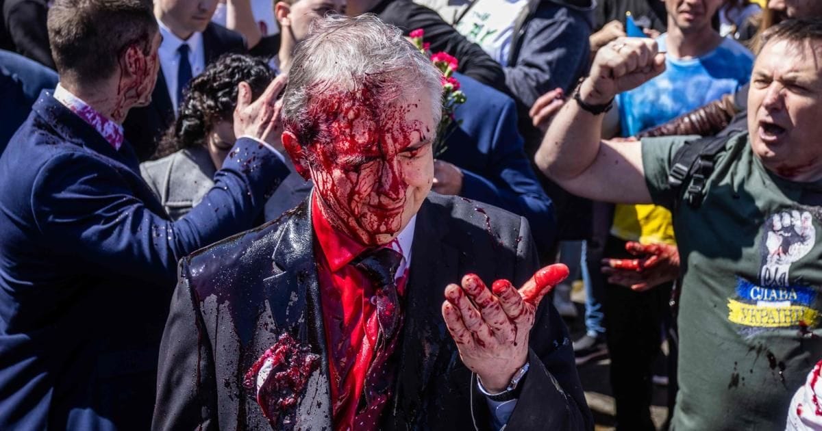 En Pologne, l’ambassadeur russe pris à partie par des manifestants pro-ukrainiens