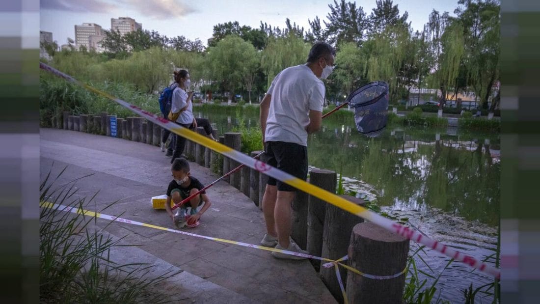 Covid 19 : &agrave; P&eacute;kin, les habitants sortent malgr&eacute; les restrictions