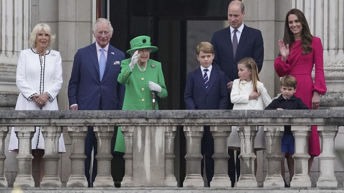 Apparition surprise de la reine Elizabeth II lors de la clôture de son jubilé