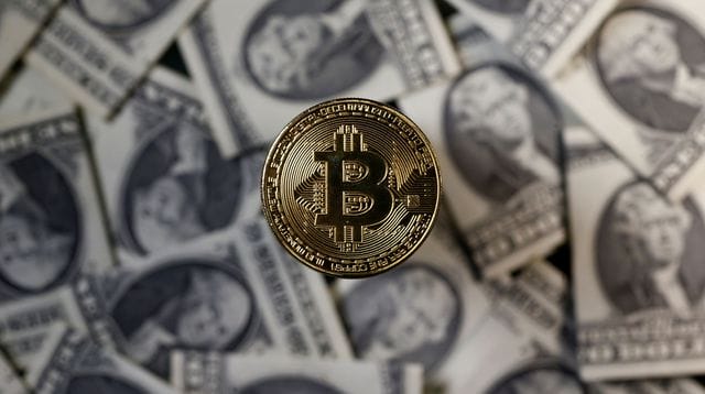 Le cours du bitcoin explose à plus de 72.000 dollars