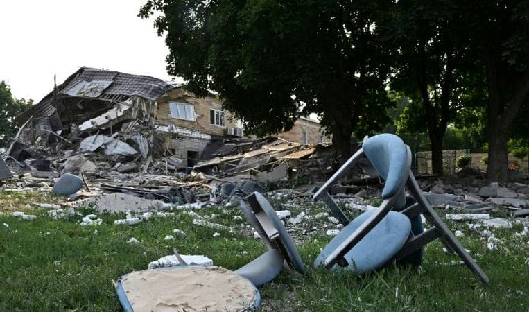 hotel-detruit-ukraine-donbass Les ukrainiens disent devoir quitter Lyssytchansk «d'une manière ou d'une autre»