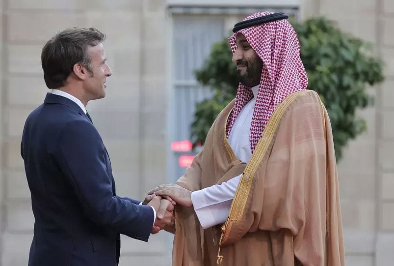 Mohammed ben Salmane reçu par Emmanuel Macron : une "réhabilitation" qui inquiète