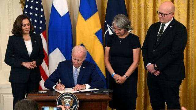 Les Etats-Unis ratifient l’adhésion de la Suède et de la Finlande