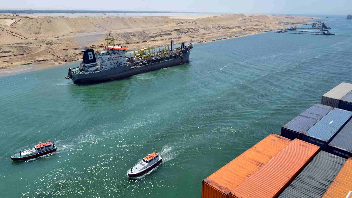 Canal de Suez : l'Egypte revoit ses recettes à la baisse