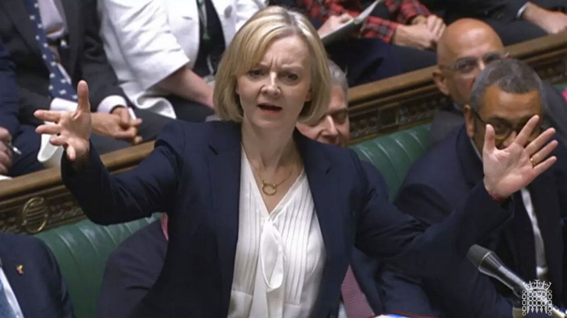 Royaume-Uni : Liz Truss de plus en plus isolée après la démission de la ministre de l'Intérieur