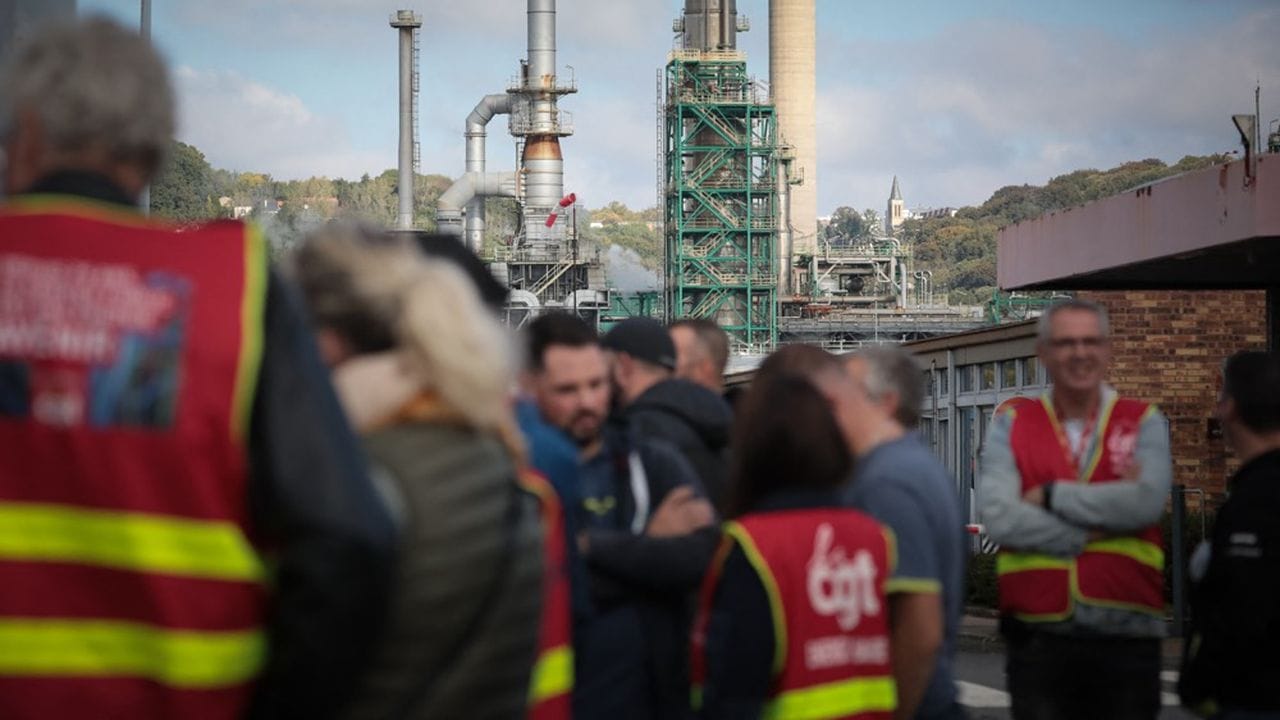 Carburants : « déterminés » les grévistes annoncent poursuivre le mouvement à Feyzin