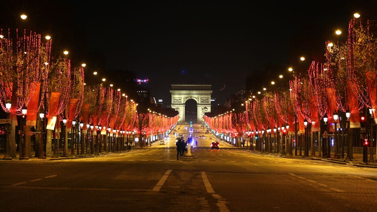 Illuminations des Champs-Elysées à l'heure de la sobriété énergétique