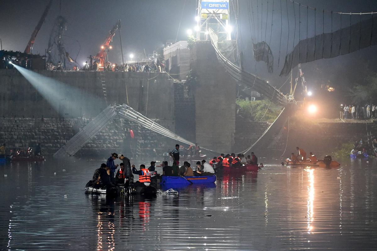 Inde : l’effondrement d’un pont fait plus de 130 morts