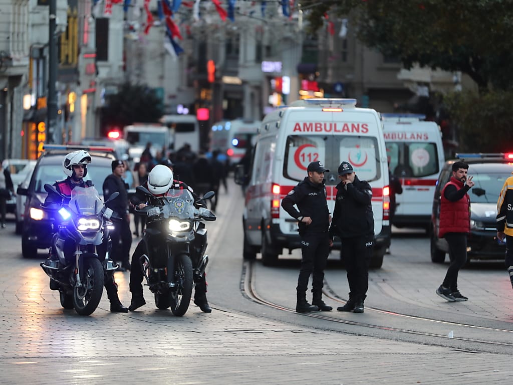 Turquie: un attentat meurtrier frappe Istanbul en plein cœur Explosion in Istanbul