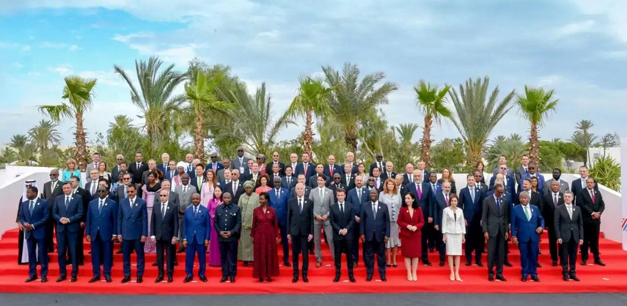 photo-famille-macron-sommet-djerba Emmanuel Macron veut «être le président d'une nouvelle relation avec l'Afrique»