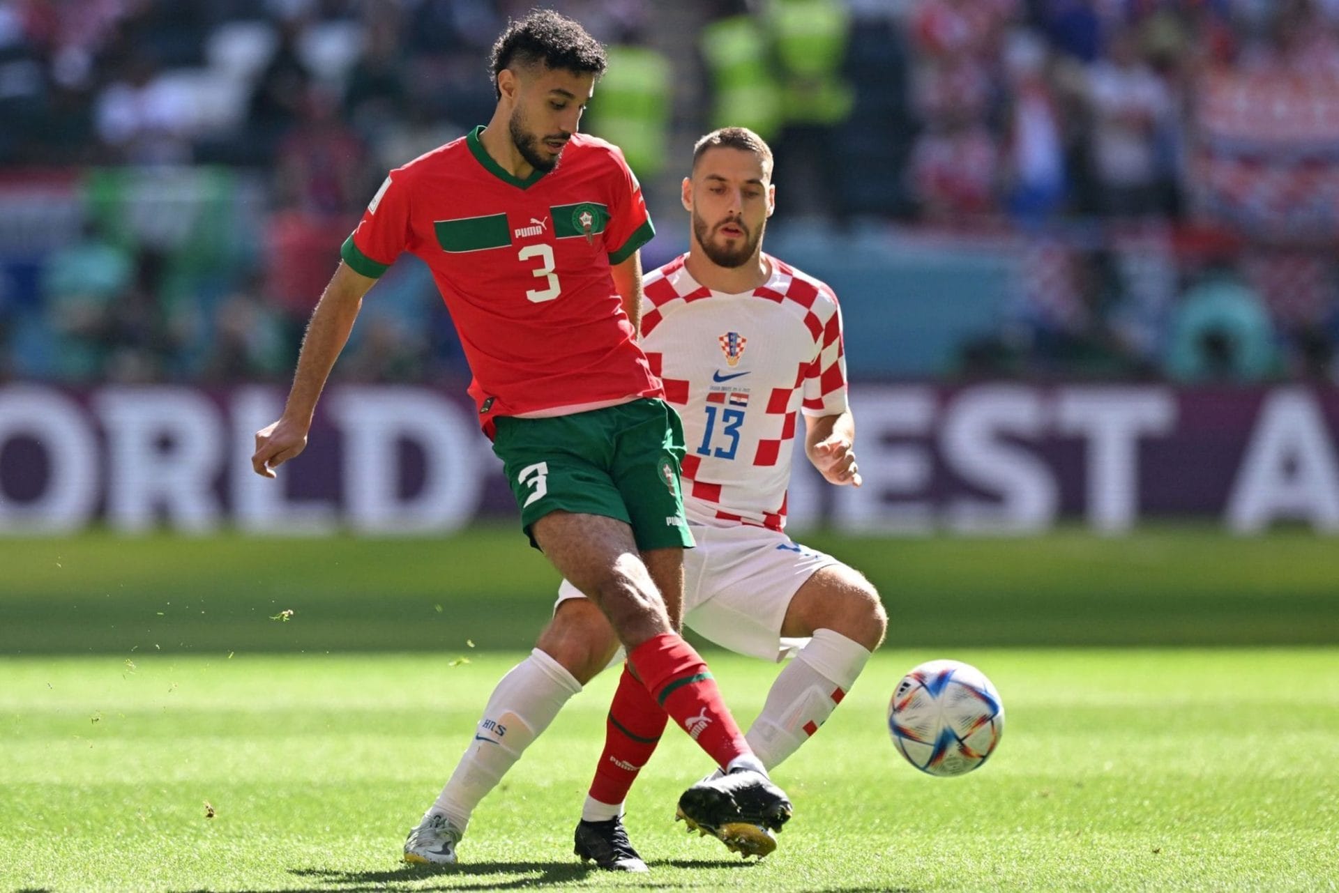 Maroc-Croatie : Mazraoui sort sur civière, Attiat-Allah le remplace