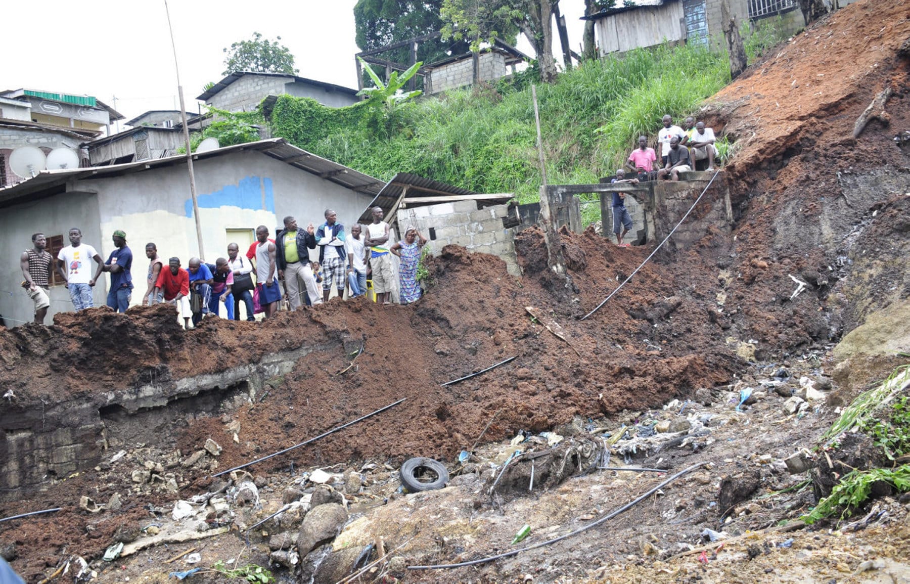 Les victimes d'éboulements meurtriers à Libreville reçoivent les clés de nouveaux logements