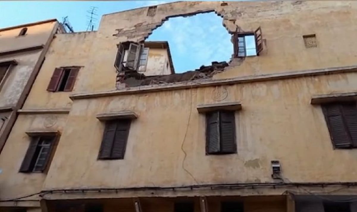 Casablanca : effondrement de la façade d'un habitat menaçant ruine à Al Fida