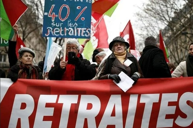 Retraites en France : nouvelle épreuve de force, trafic aérien perturbé