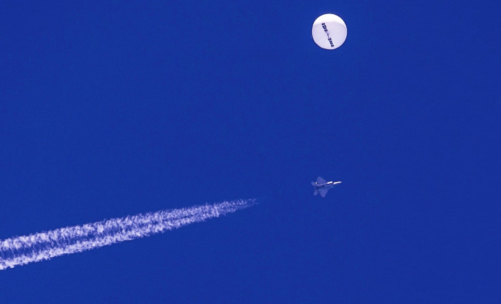 Le ballon chinois et la guerre technologique