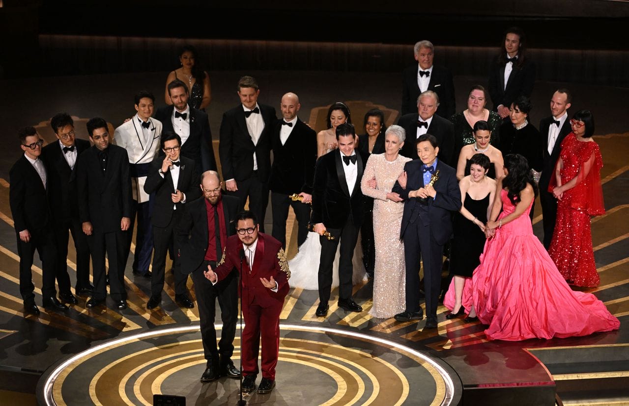 «Everything Everywhere All at Once», grand gagnant des Oscars 2023