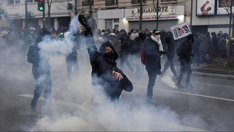 Pour la sixième fois en moins de deux mois, une journée d'action a lieu en France contre la réforme proposant le report de l'âge légal de la retraite.