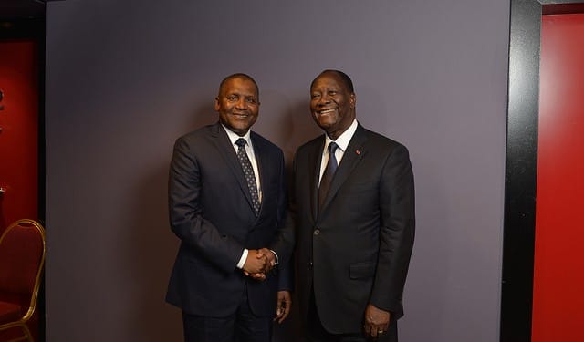 Aliko Dangote aux côtés du président ivoirien Alassane Ouattara