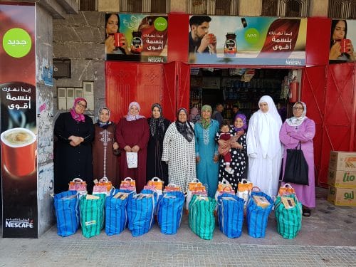 Des sacs contenant vêtements et nourritures à offrir le jour de l'Aïd aux démunis