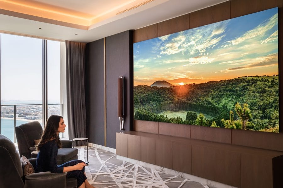 Hôtellerie de luxe : The Wall et Smart Signage de Samsung installé à Dubaï 2 The Wall et Smart Signage de Samsung fascinent les visiteurs dun complexe hotelier de luxe a Dubai 1