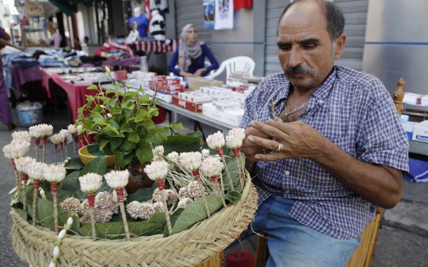 En Tunisie, le marché des eaux florales fait vivre les ménages