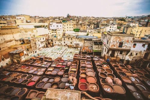 Vue sur les tanneries de la médina de fès 