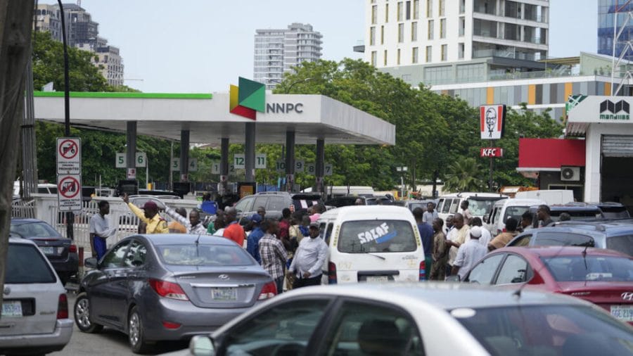 Nigeria : avec la fin des subventions, les prix à la pompe s'envolent 1 Nigeria : avec la fin des subventions, les prix à la pompe s'envolent