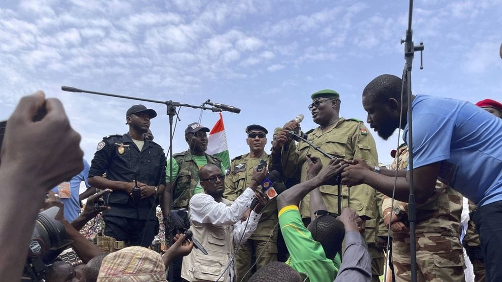 Niger : Le fils de Bazoum remis en liberté et s’en va au Togo