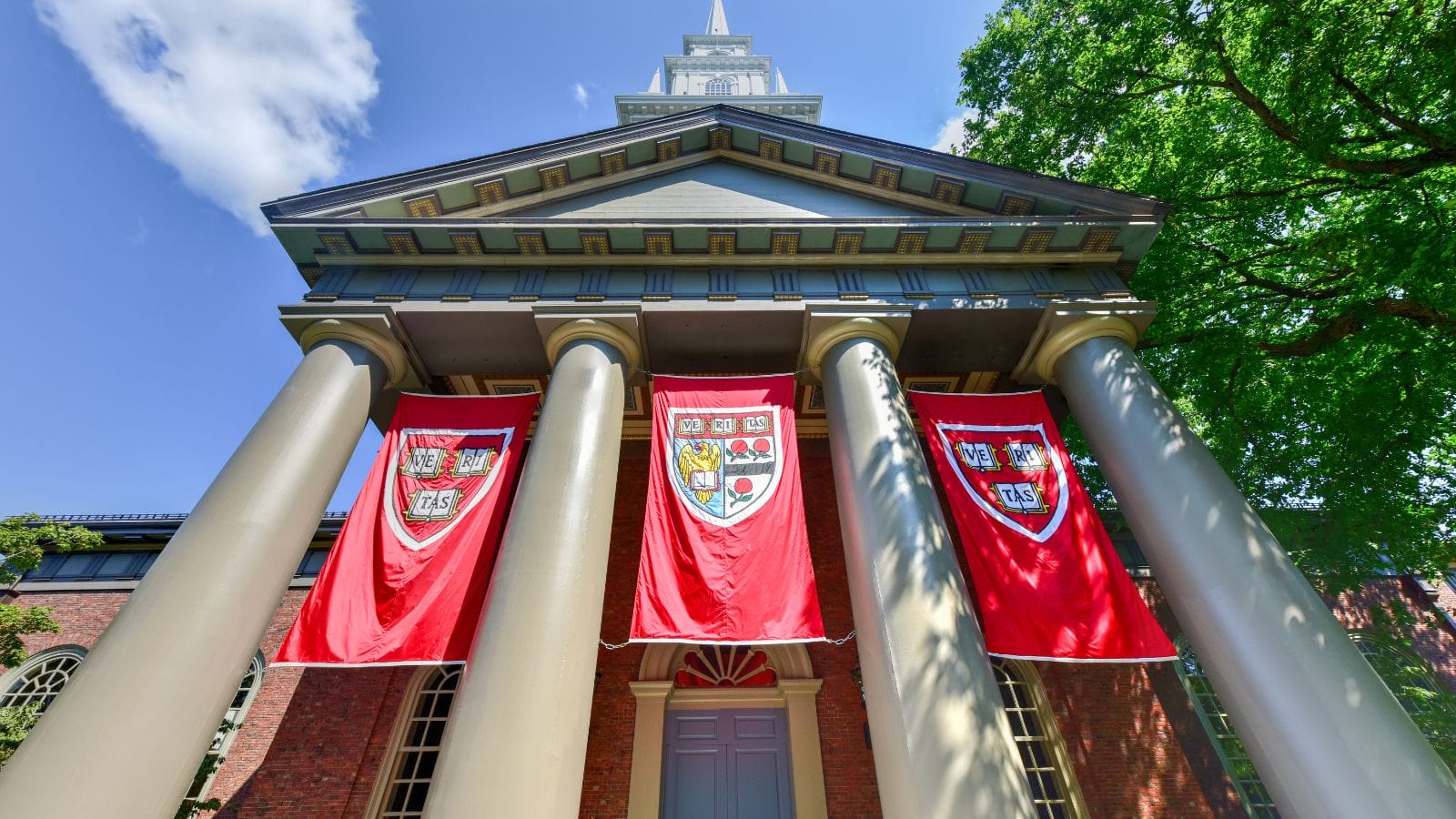 Washington ouvre une enquête sur Harvard et son programme d’échanges Washington ouvre une enquête sur Harvard et son programme d’échanges