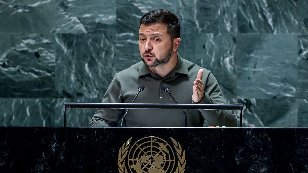 Zelensky estime que la venue de Poutine en Alaska profite au Kremlin