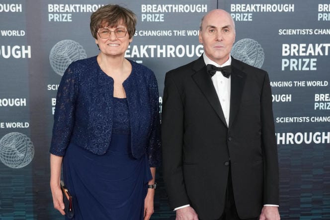 Prix Nobel de médecine 2023 : Katalin Kariko et Drew Weissman, récompensés pour leurs travaux sur le vaccin à ARN messager