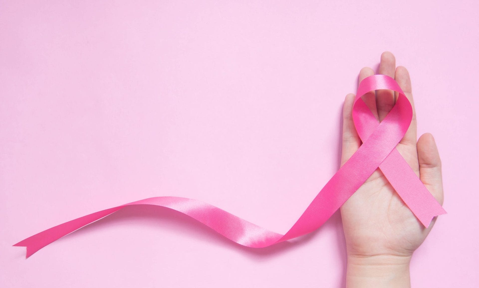 « Shades of Pink » : Une exposition artistique pour l'espoir face au cancer du sein