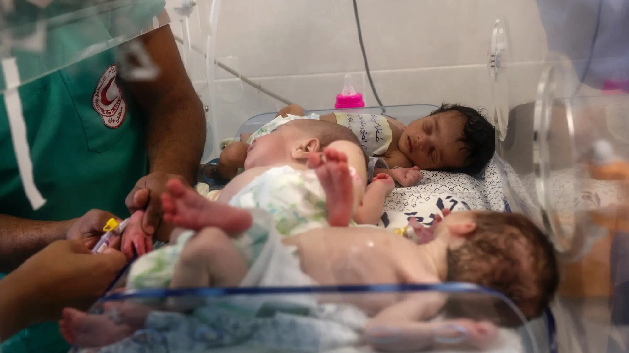 Gaza : 28 bébés prématurés arrivés en Égypte