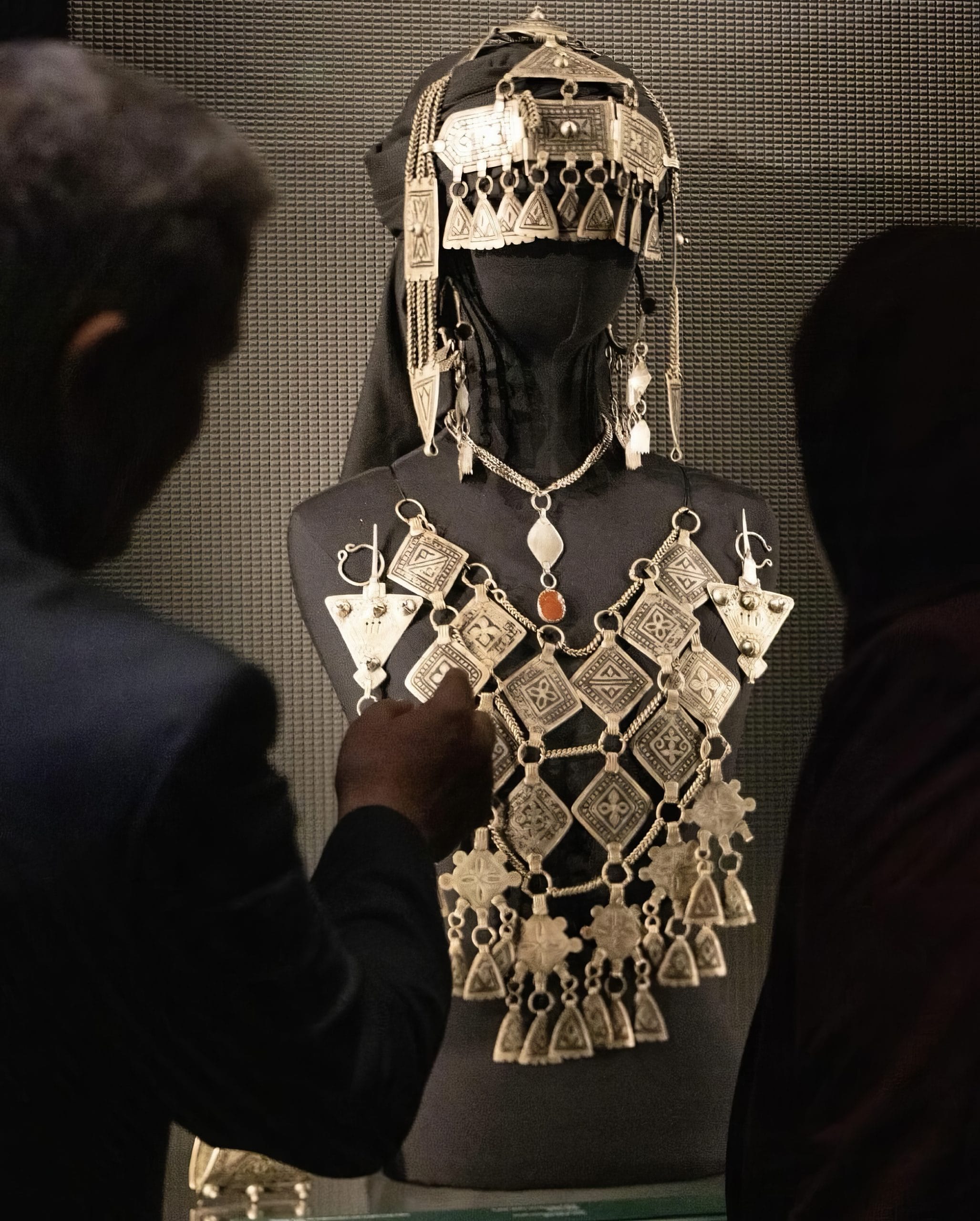 Une collection de bijoux berbères exposée à Doha