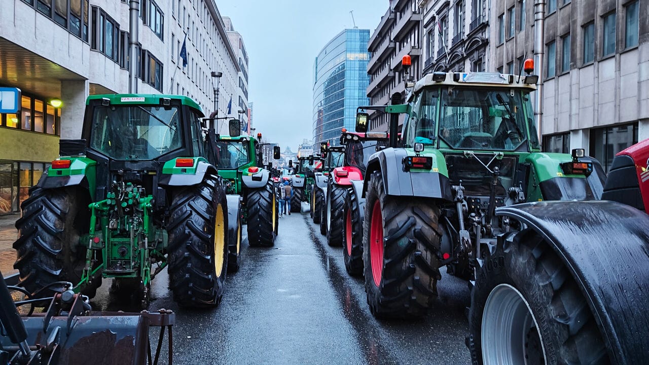 A Bruxelles, des centaines de tracteurs mécontents dans le quartier européen