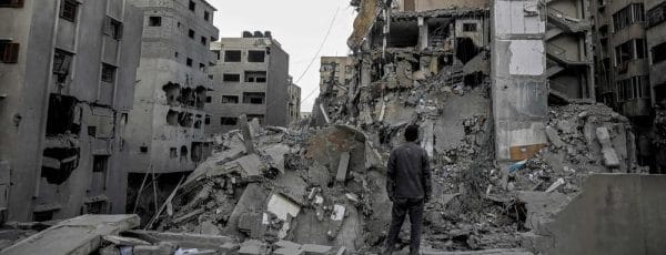 Entre famine et bombardements, que reste-t-il de Gaza ?