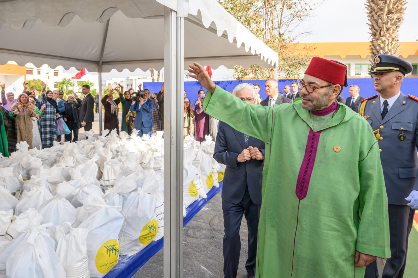 À Rabat, le Roi lance l'opération nationale "Ramadan 1445" au profit d'un million de ménages