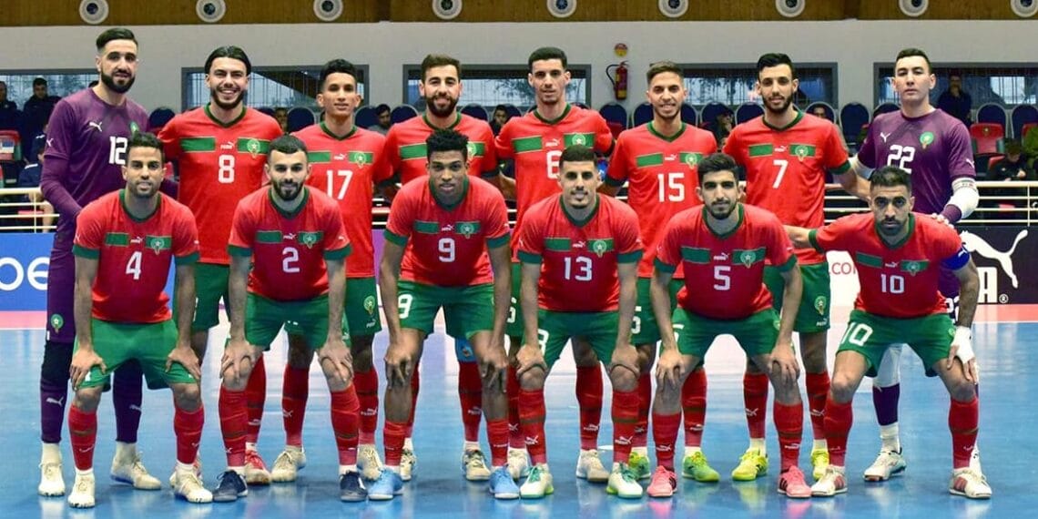 Kénitra: La Fondation Hassan II pour les MRE organise une rencontre entre les enfants et les Lions de l'Atlas de futsal