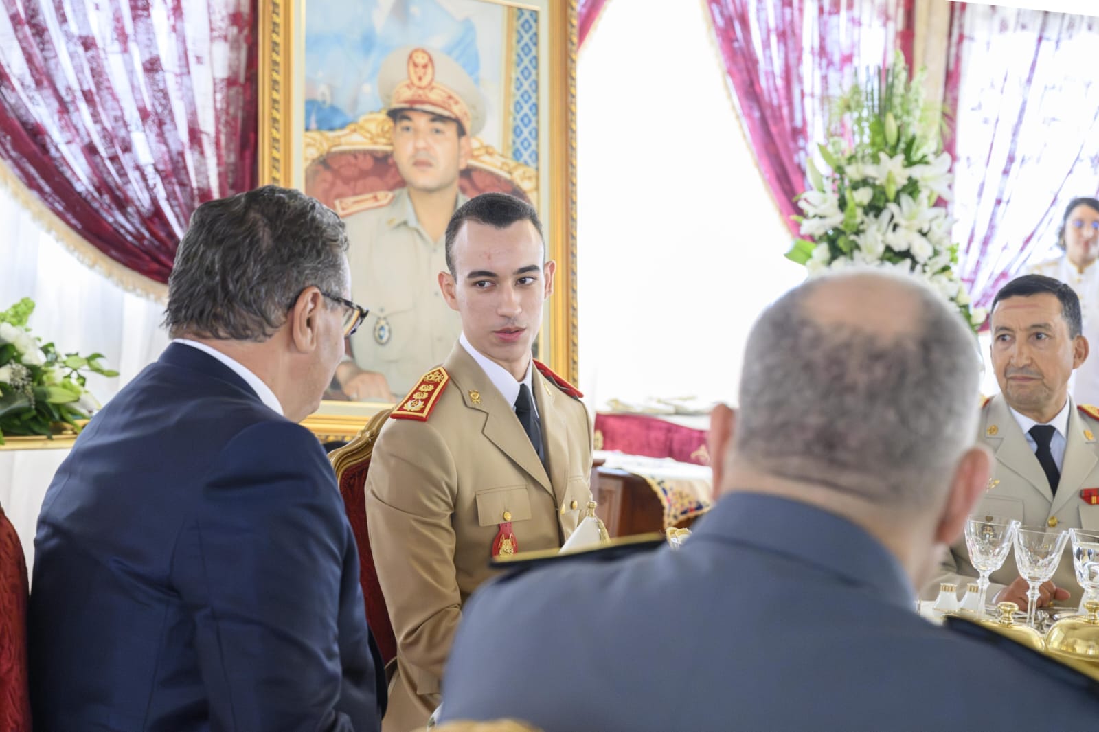 FAR : le prince héritier Moulay El Hassan préside le déjeuner offert par le Roi