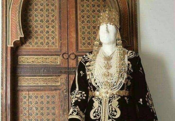 Appropriation d’un caftan fassi : le Maroc saisit l’Unesco contre l’Algérie