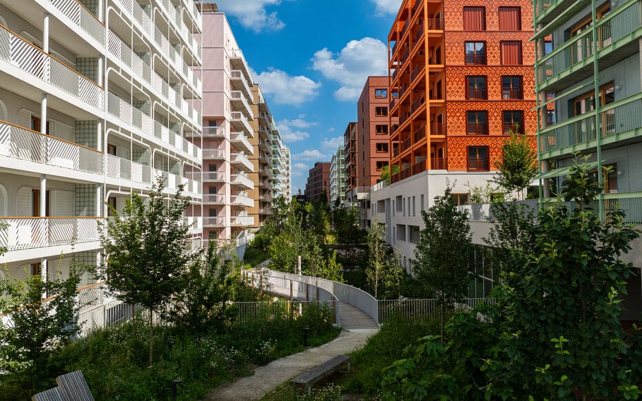 JO Paris 2024 : le village olympique accueille ses premiers athlètes