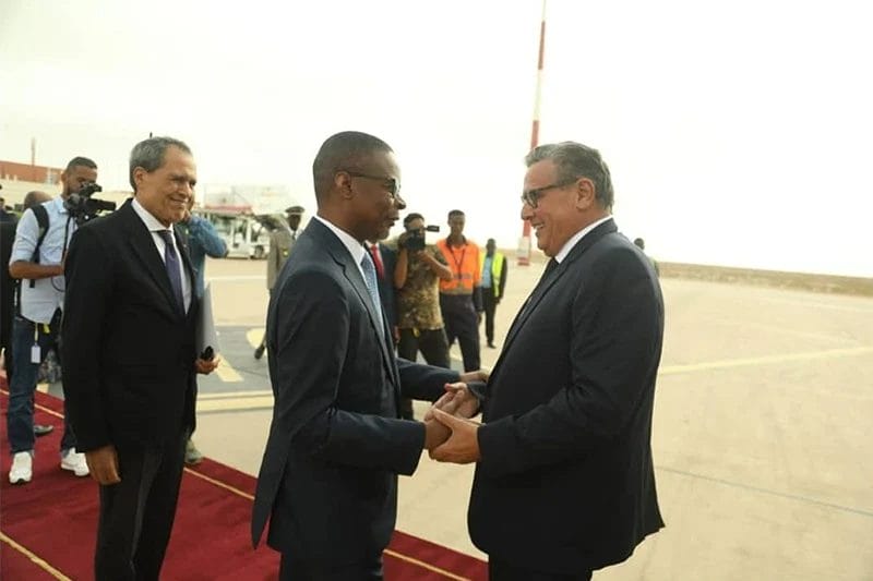 Investiture : arrivée de Akhannouch à Nouakchott pour représenter le Roi Investiture : arrivée de Akhannouch à Nouakchott pour représenter le Roi