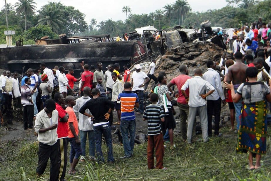 Nigeria : l'explosion d'un camion citerne fait près de 100 morts 1 Nigeria : l'explosion d'un camion citerne fait près de 100 morts