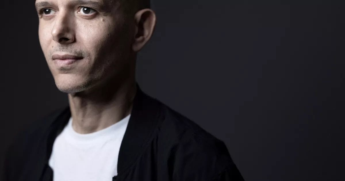 ABDELLAH TAIA LAUREAT LANGUE FRANCAISE BRIVE lebrief.Ma L'écrivain marocain Abdellah Taïa a été honoré le 16 octobre 2024 par le Prix de la Langue française.