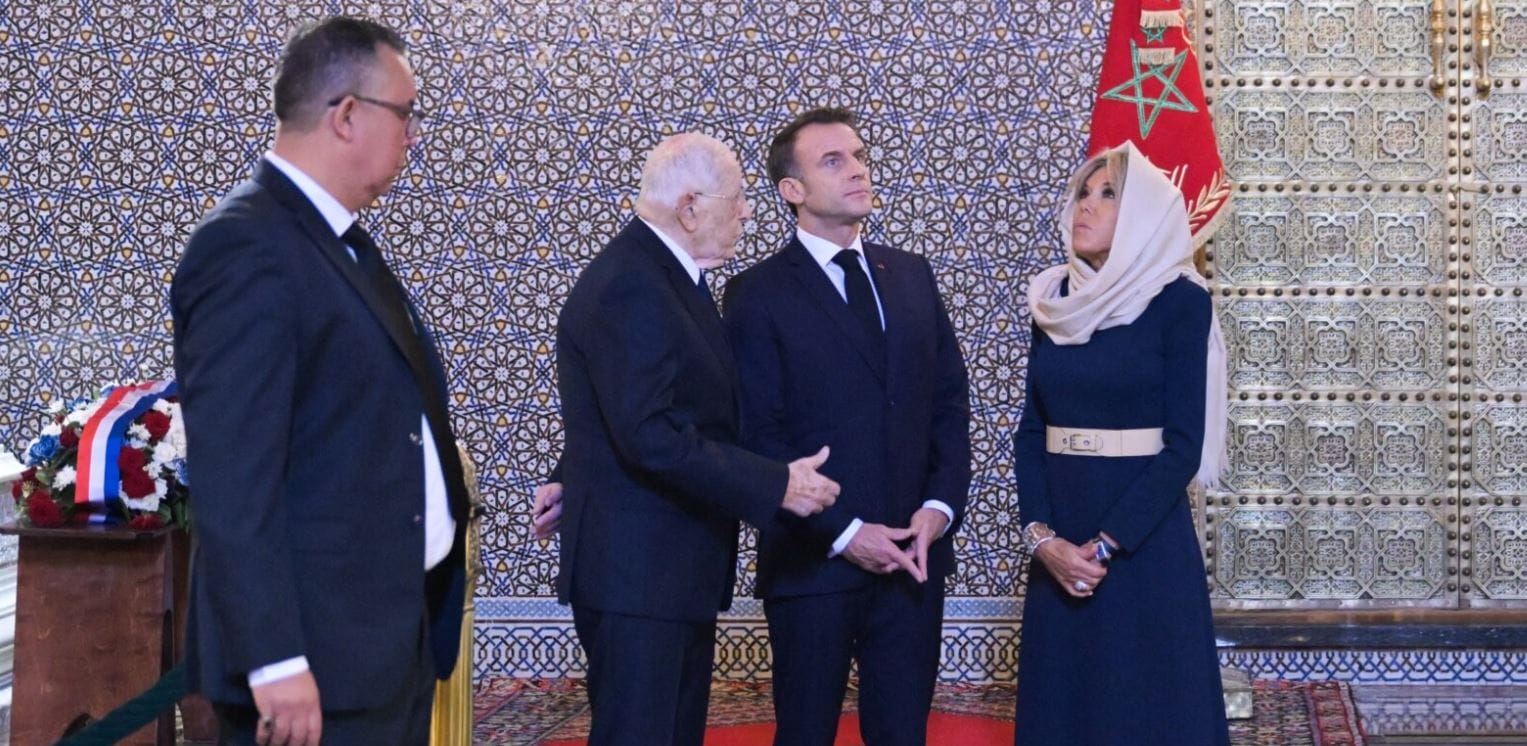 Brigitte et Emmanuel Macron visitent le mausolée Mohammed V