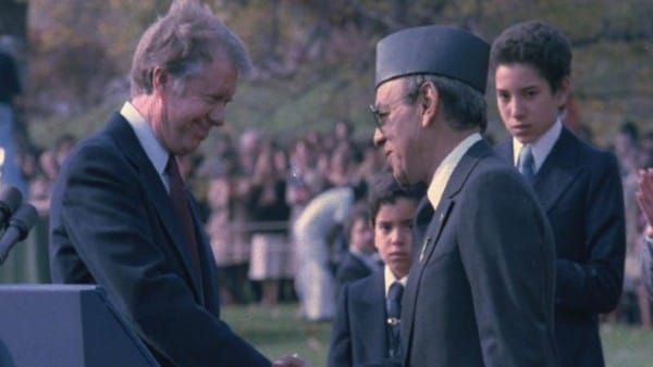 L'image du jour : Lors de son voyage aux États-Unis en 1978, sur invitation de Jimmy Carter, feu le roi Hassan II s’est exprimé à la Maison-Blanche. Jimmy Carter nous a quittés le 29 décembre, à l’âge de 100 ans. © DR