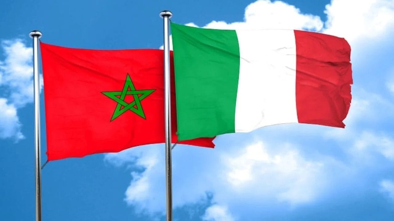 Le premier vice-président de la Chambre des conseillers s'entretient avec une délégation italienne