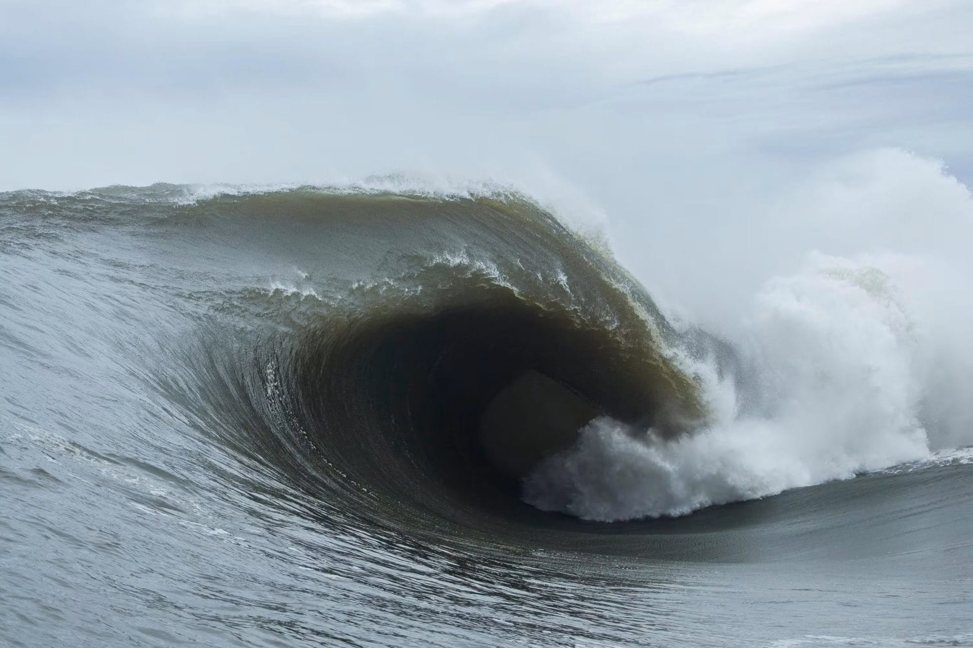 Des vagues de 4 à 6,6 mètres prévues, lundi, sur les côtes atlantiques et le Détroit