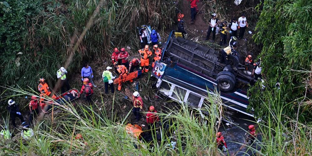Guatemala : un accident de bus fait au moins 55 morts, un deuil national décrété