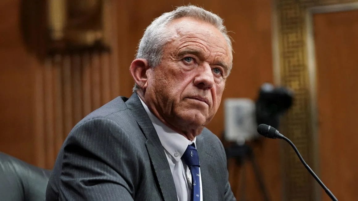 Robert F. Kennedy Jr. confirmé comme secrétaire à la Santé malgré les controverses sur les vaccins